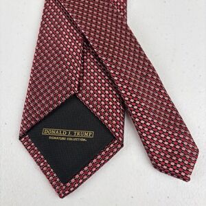 Donald J. Trump Signature Collection Mens Neck Tie Red Geometric Silk